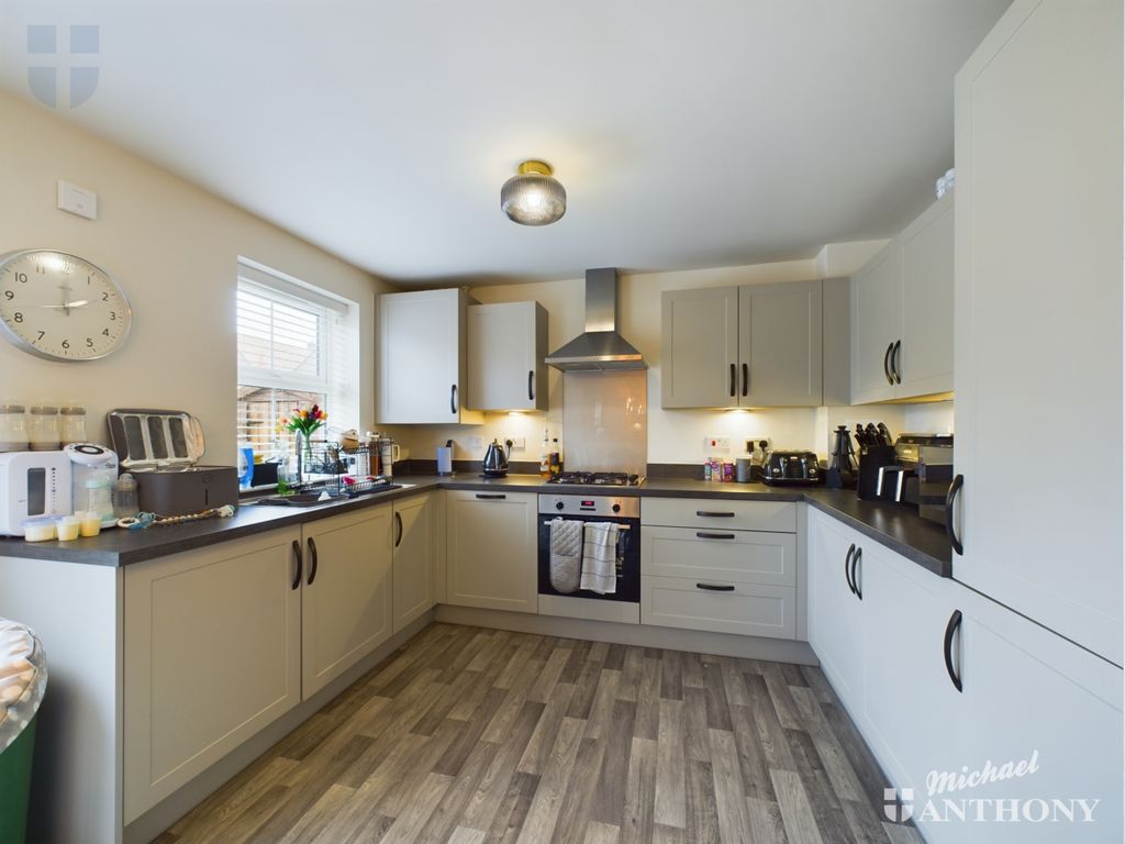 Property photo 3 of 11 Cam03218G0-Pr0375-Still009