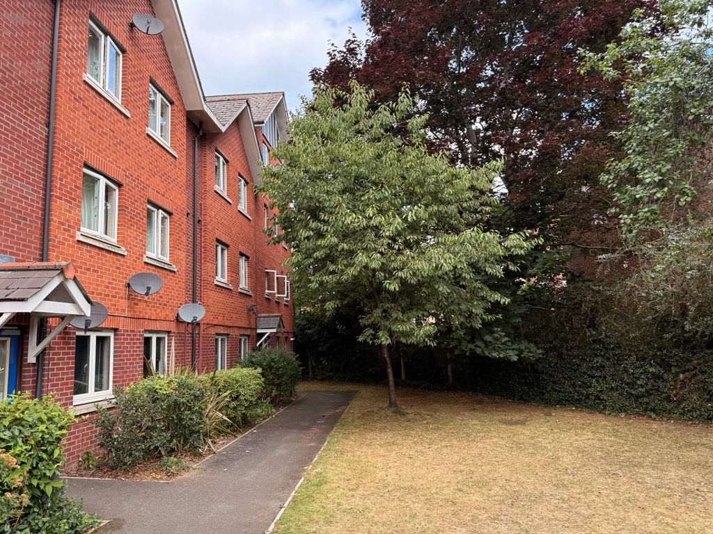 Property photo 2 of 12 11
