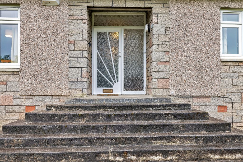 Property photo 3 of 31 2