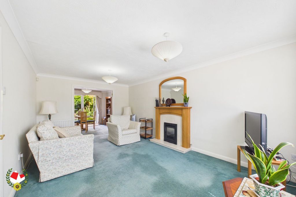 Property photo 2 of 17