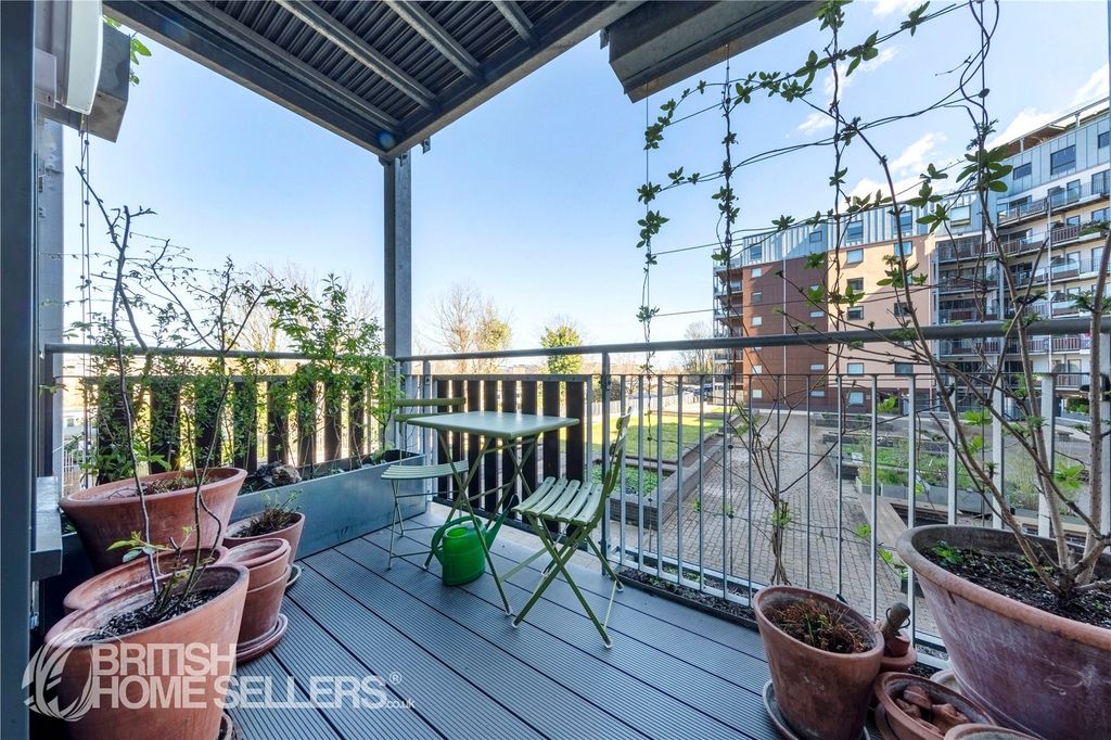 Property photo 2 of 17 Picture No. 12