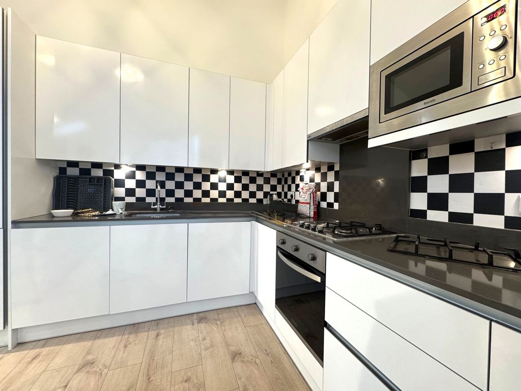 Property photo 1 of 6 2 Bedroom