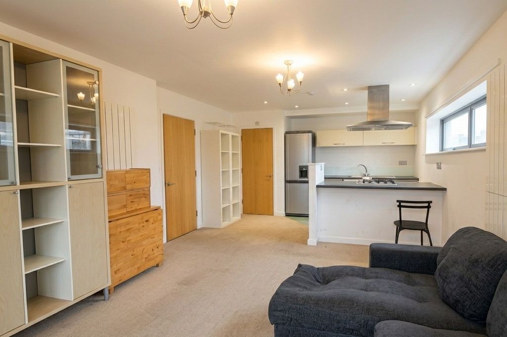 Property photo 2 of 9