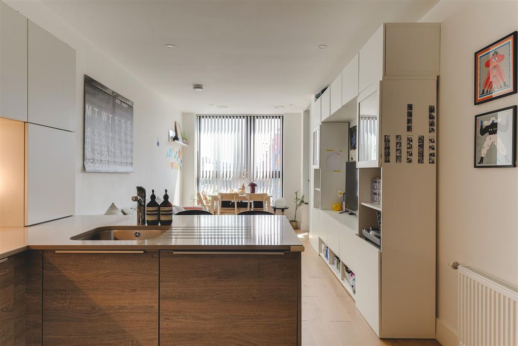 Property photo 3 of 29 Kingsland Road-10.Jpg