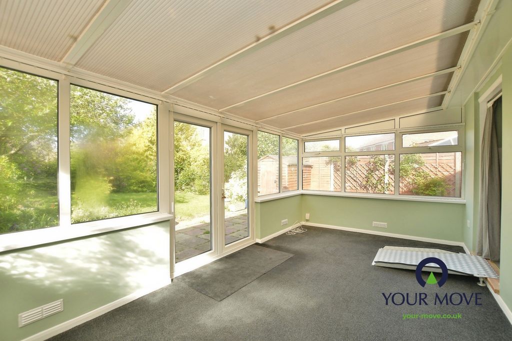 Property photo 3 of 16 Conservatory