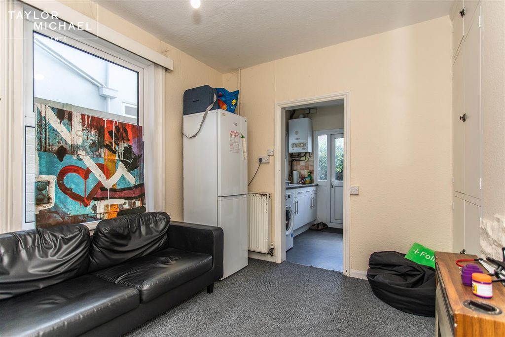 Property photo 3 of 14 Living Room