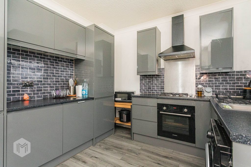 Property photo 3 of 21 Picture No. 17