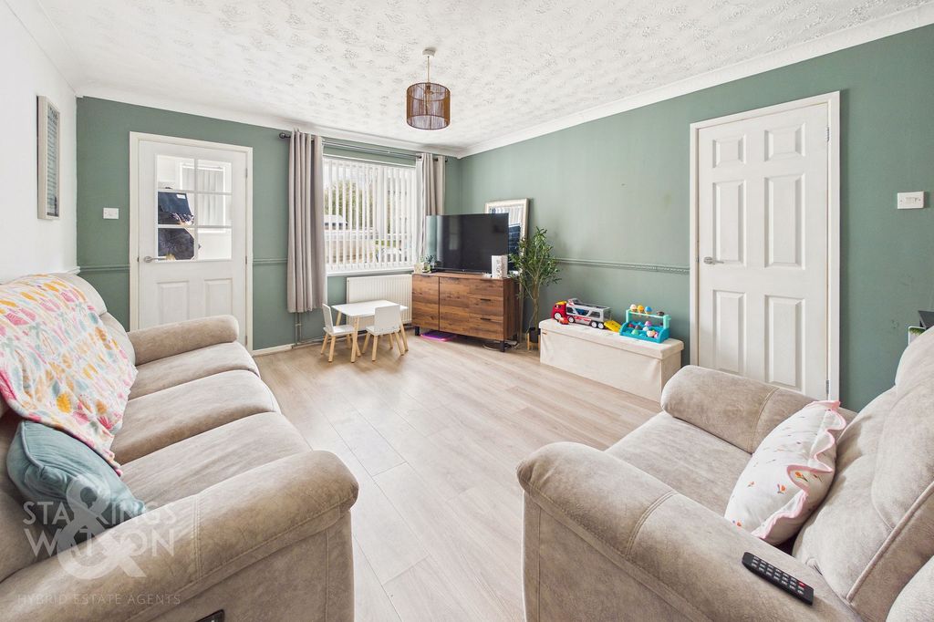 Property photo 3 of 18