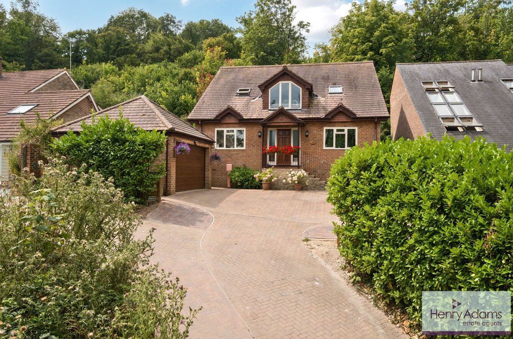 Property photo 1 of 33