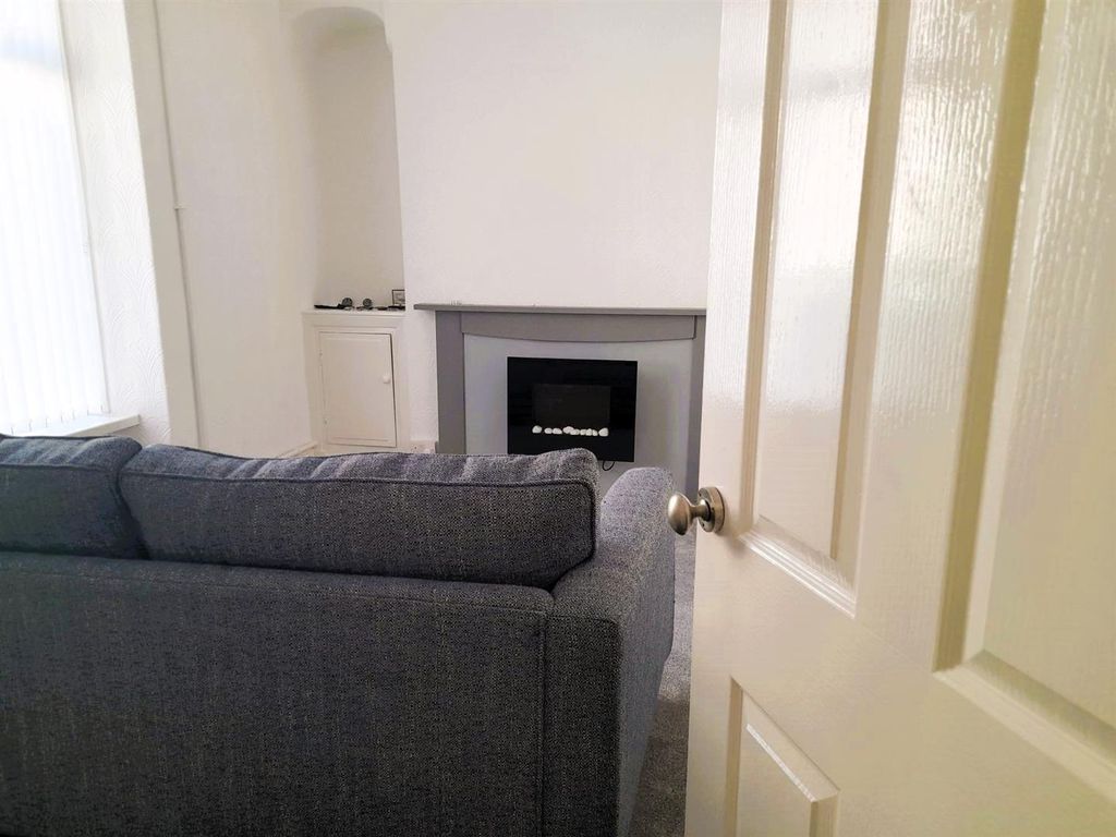 Property photo 2 of 22