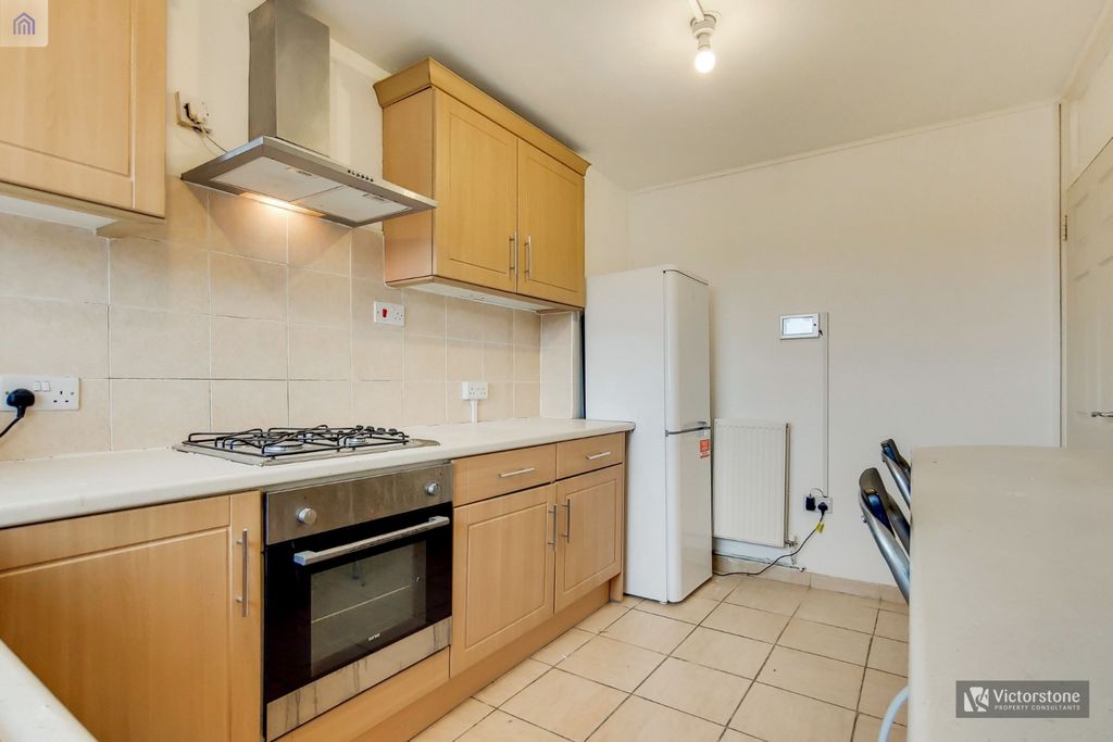 Property photo 2 of 13 1385533