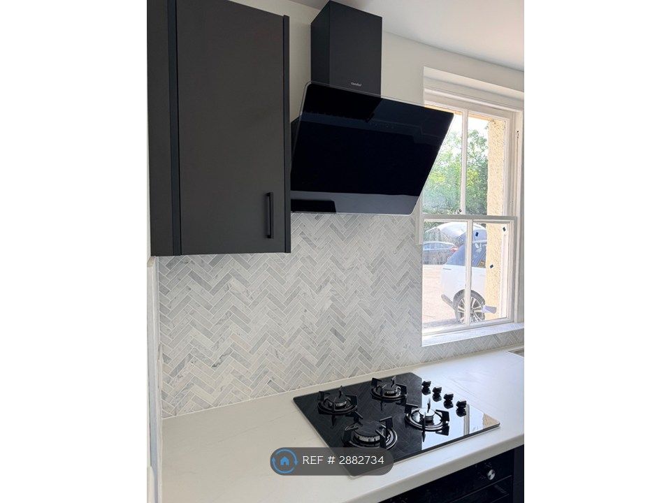 Property photo 2 of 18 Kitchen