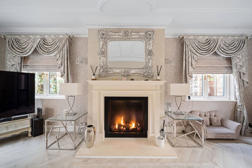 Property photo 3 of 33