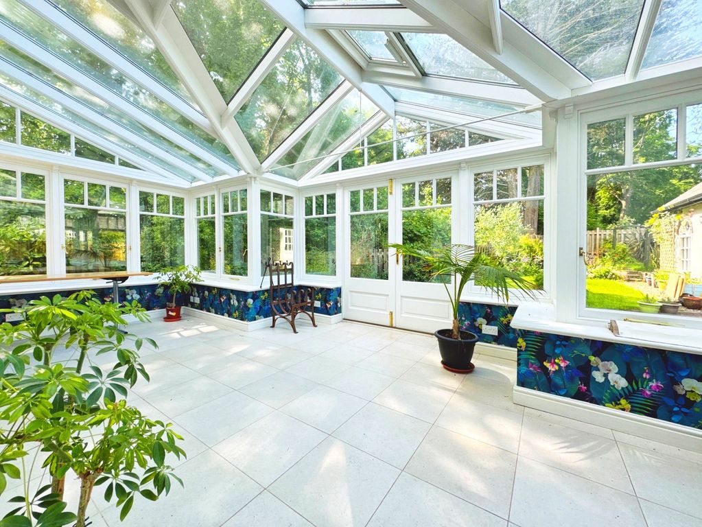 Property photo 2 of 21