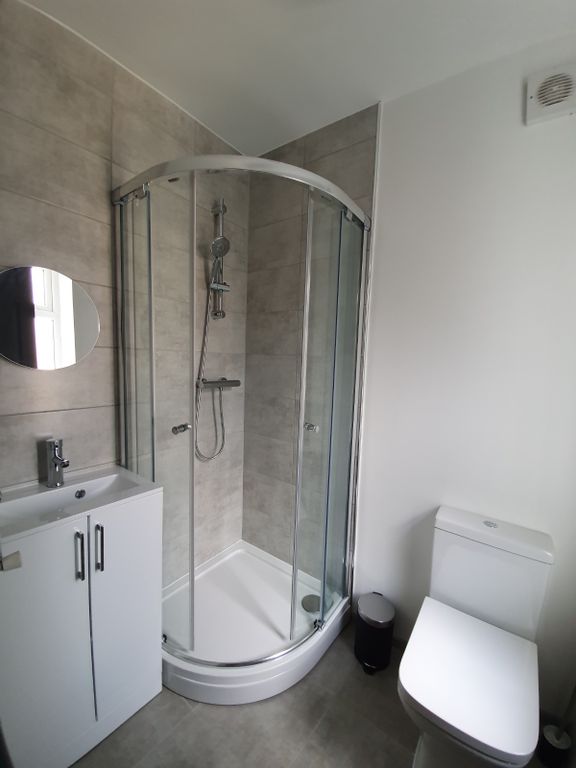 Property photo 3 of 7 Room