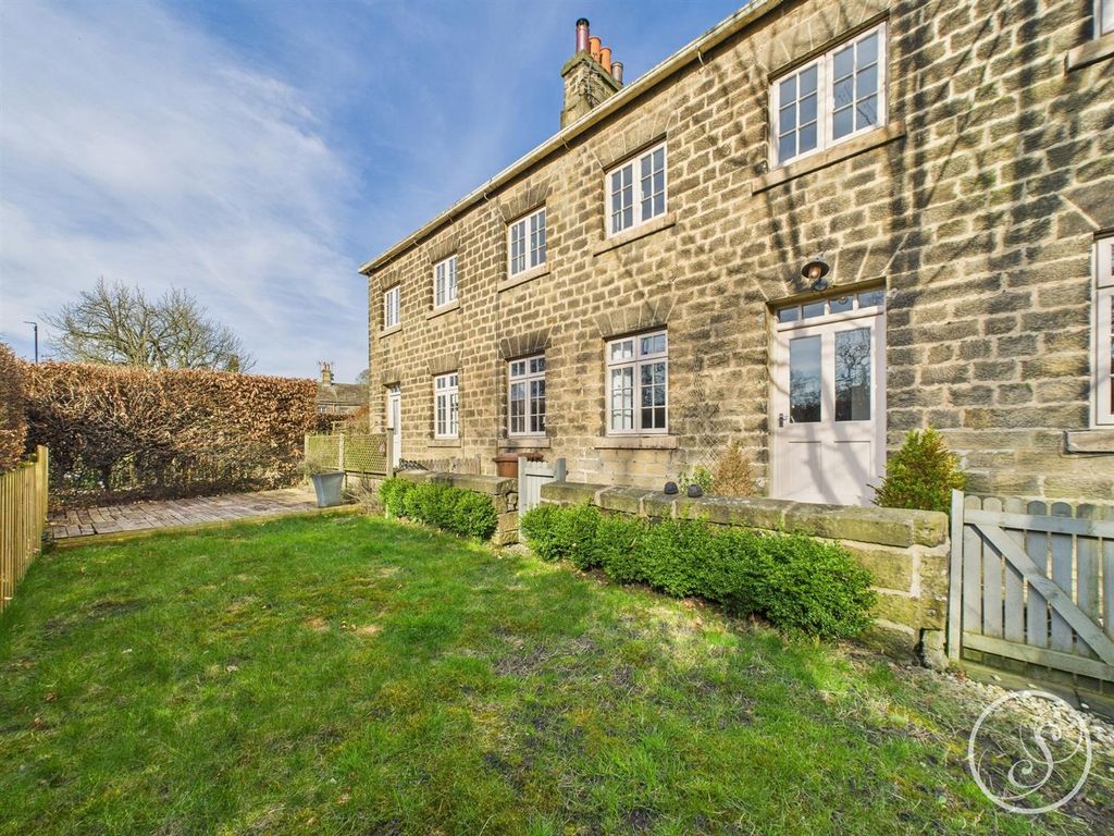 Property photo 1 of 8 84 Garden .Jpg