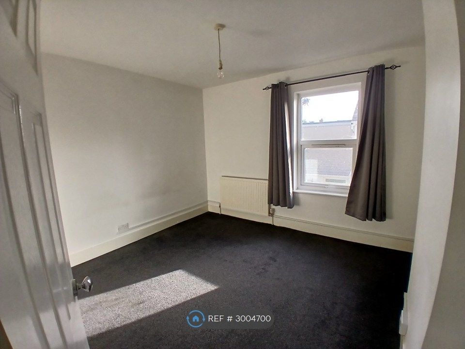 Property photo 2 of 10 Bedroom One