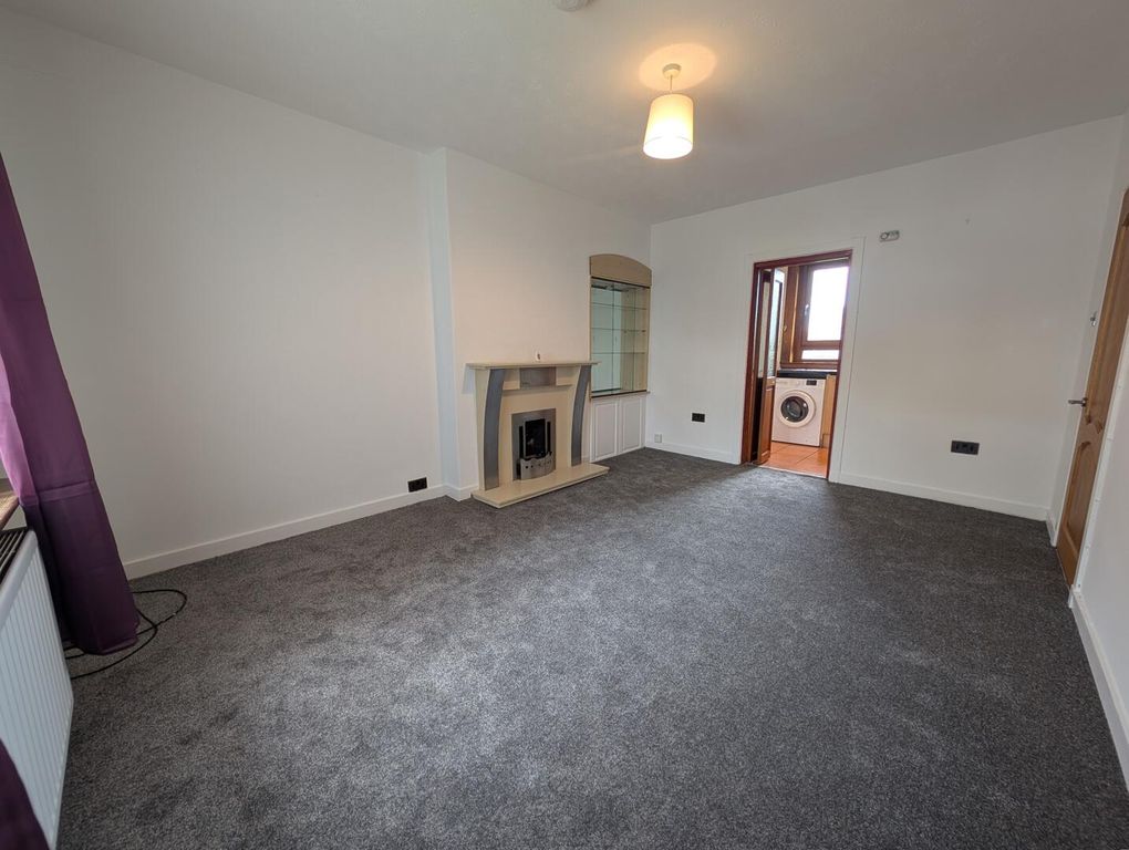 Property photo 1 of 9 Living Room