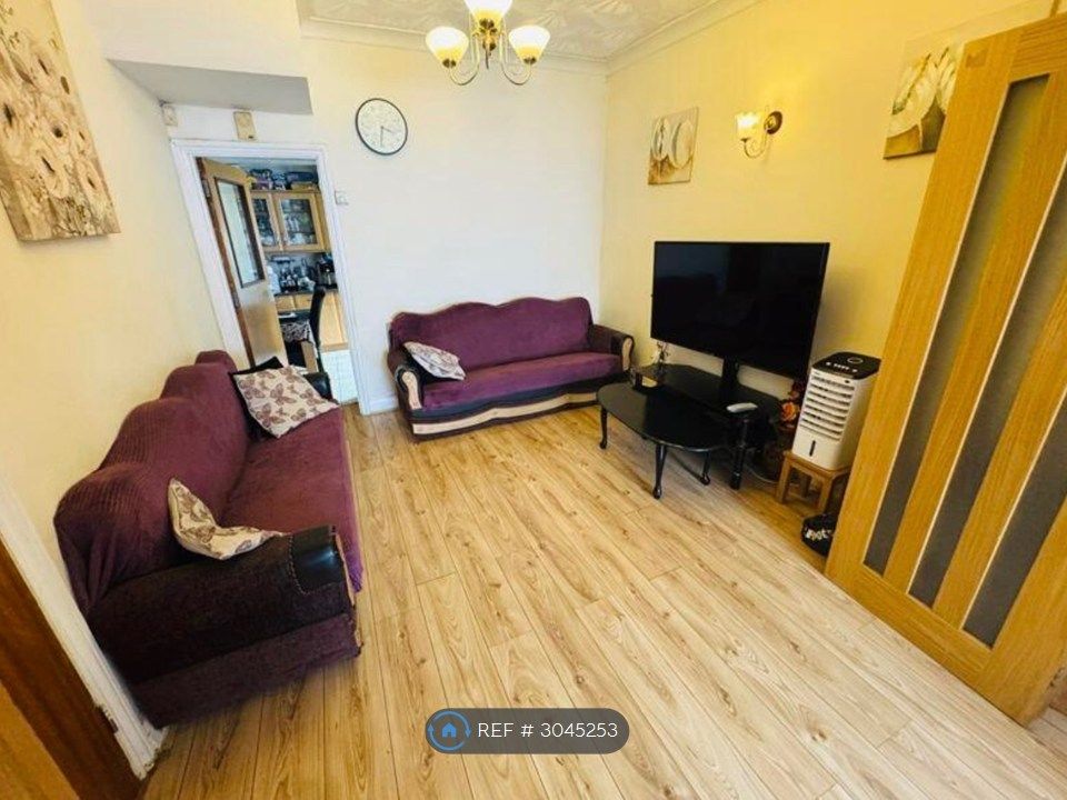 Property photo 3 of 13