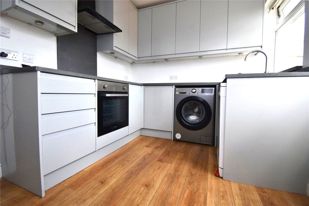 Property photo 2 of 13 Picture No. 37