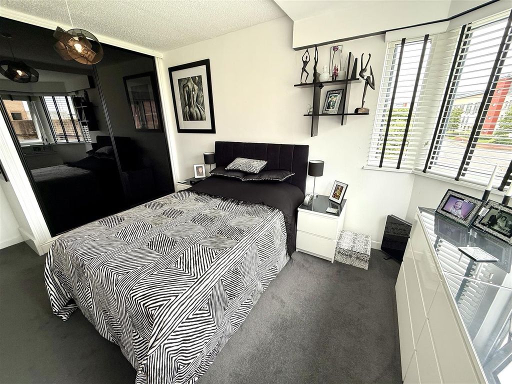Property photo 3 of 18 2.Jpg
