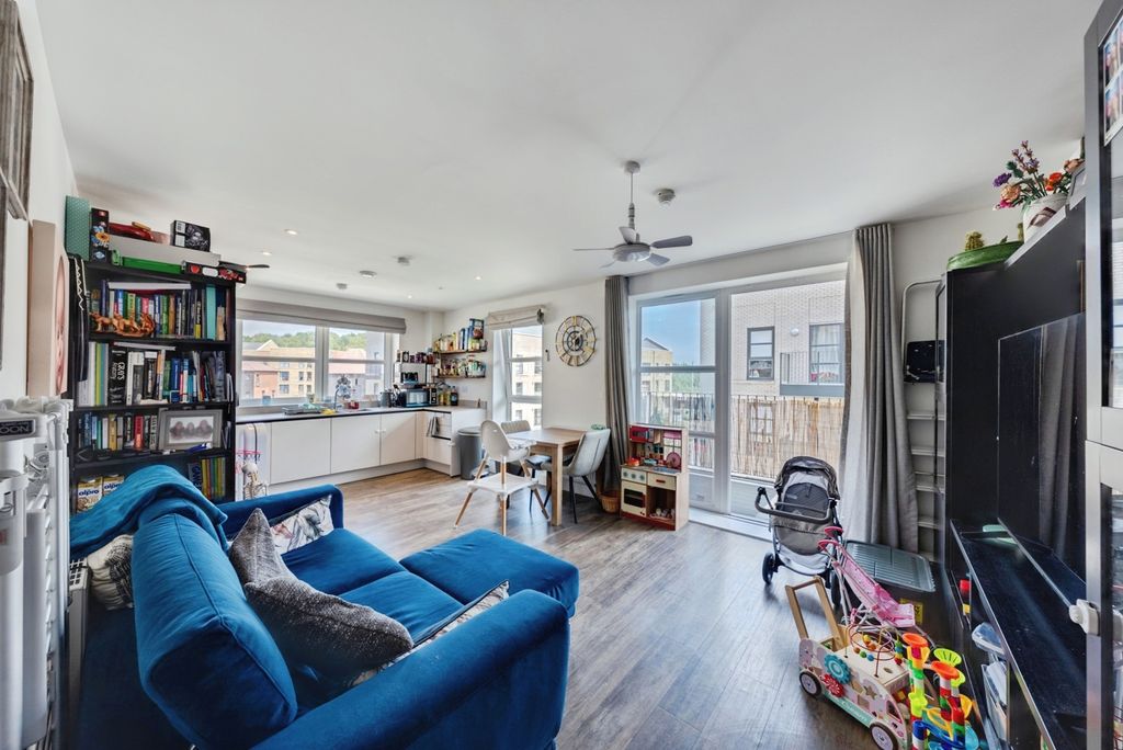 Property photo 2 of 16 Pbox-Img.Jpg