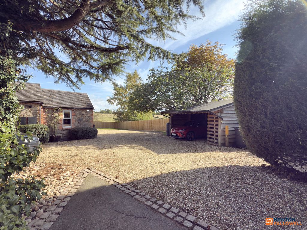 Property photo 3 of 62