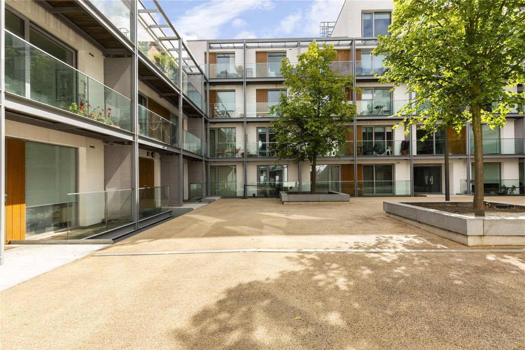 Property photo 1 of 17 External