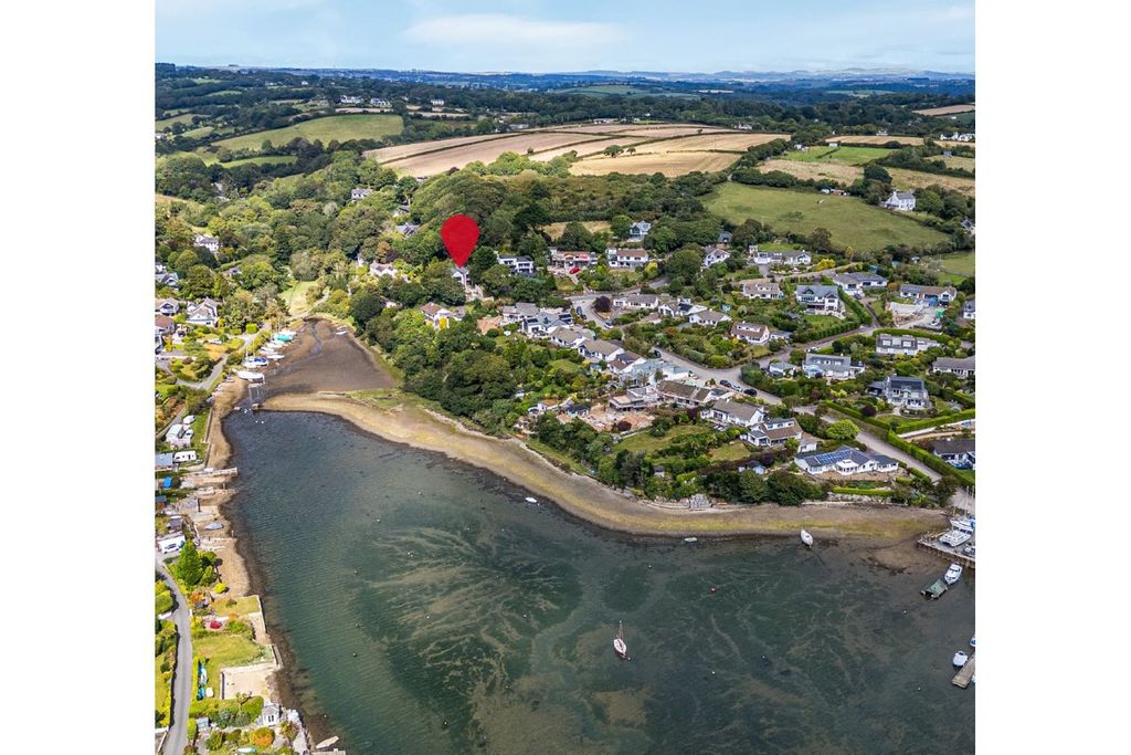 Property photo 3 of 26