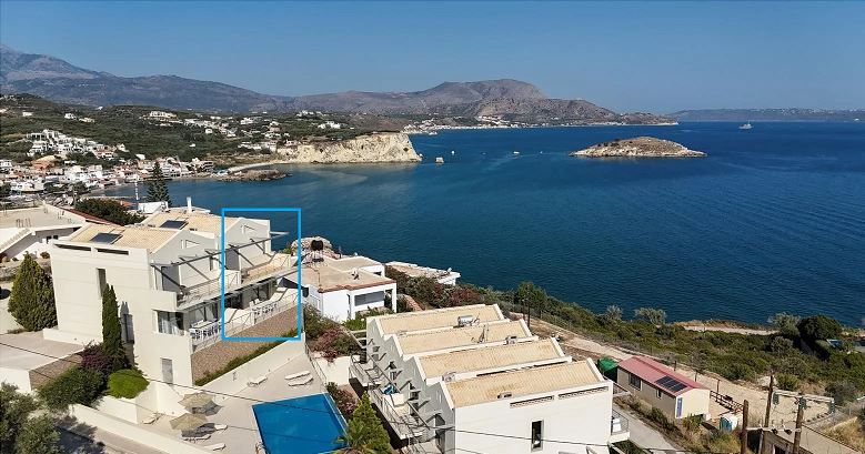 Property photo 3 of 21 Semi-Detached House In Chania