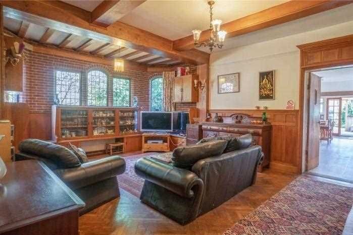 Property photo 2 of 11