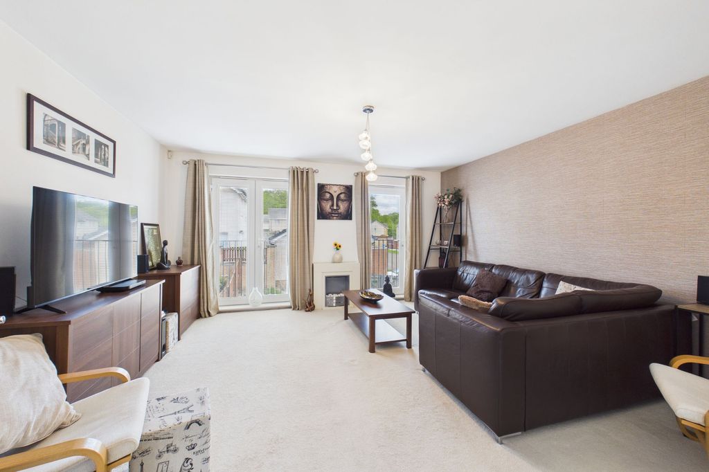 Property photo 2 of 18 Lounge Angle 1