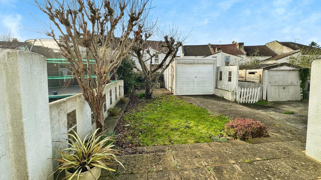 Property photo 2 of 15 92375018-Img_0838.Jpg