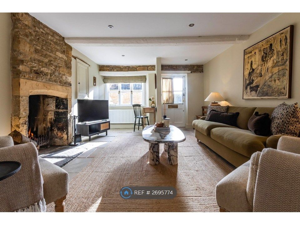 Property photo 3 of 16 Living Room