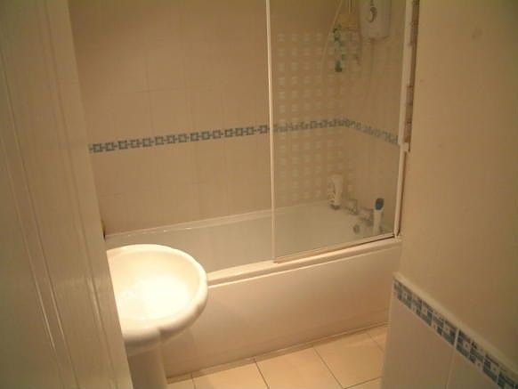 Property photo 3 of 4 Bathroom