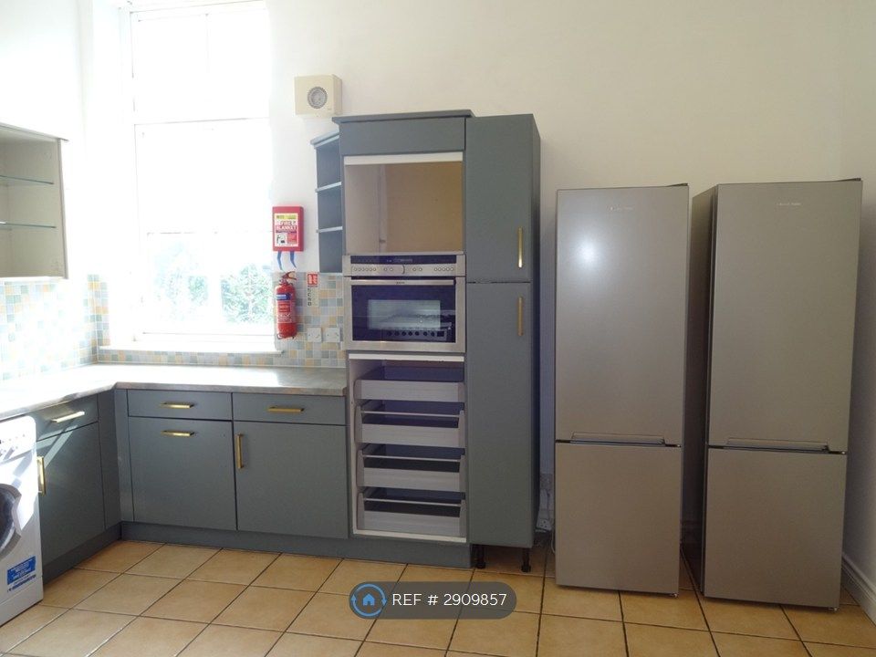 Property photo 3 of 27