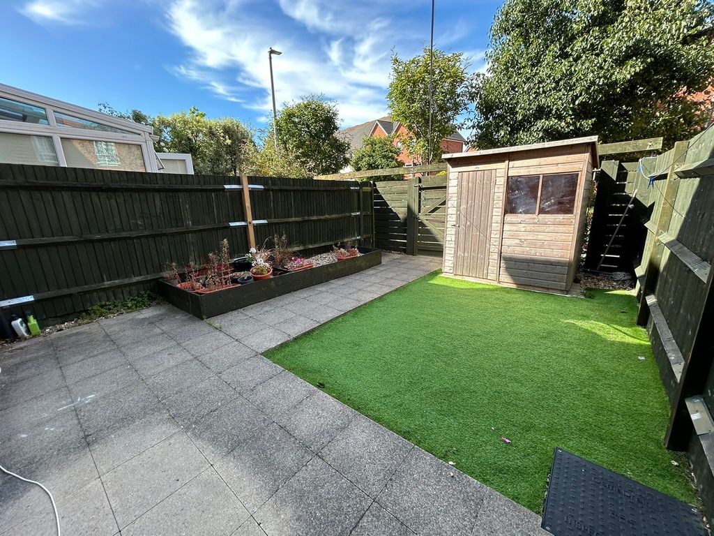 Property photo 2 of 24