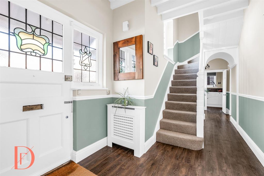 Property photo 3 of 46