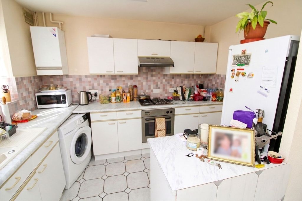 Property photo 3 of 13