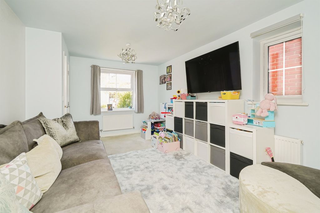 Property photo 2 of 17