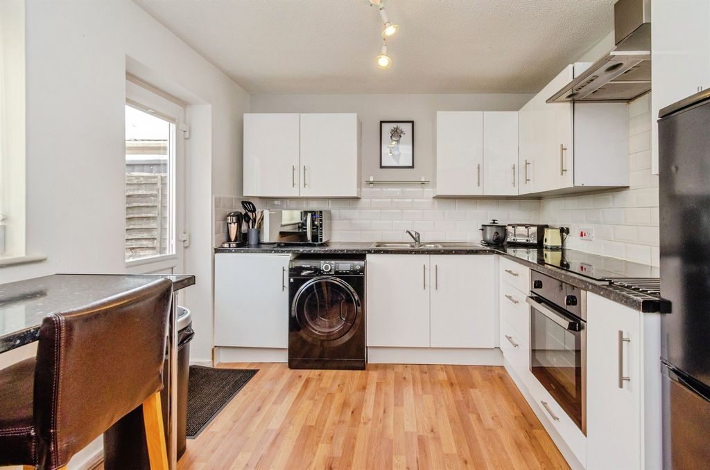 Property photo 2 of 16
