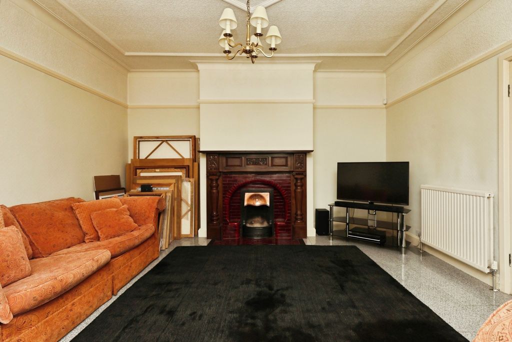 Property photo 3 of 27 Photo