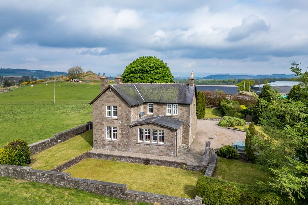 Property photo 1 of 26