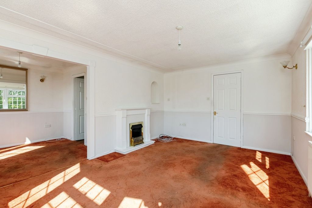 Property photo 3 of 17 Photo