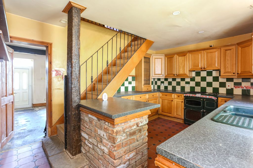 Property photo 1 of 16