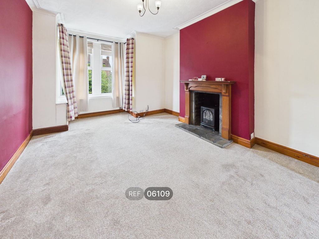 Property photo 2 of 14 Living Room
