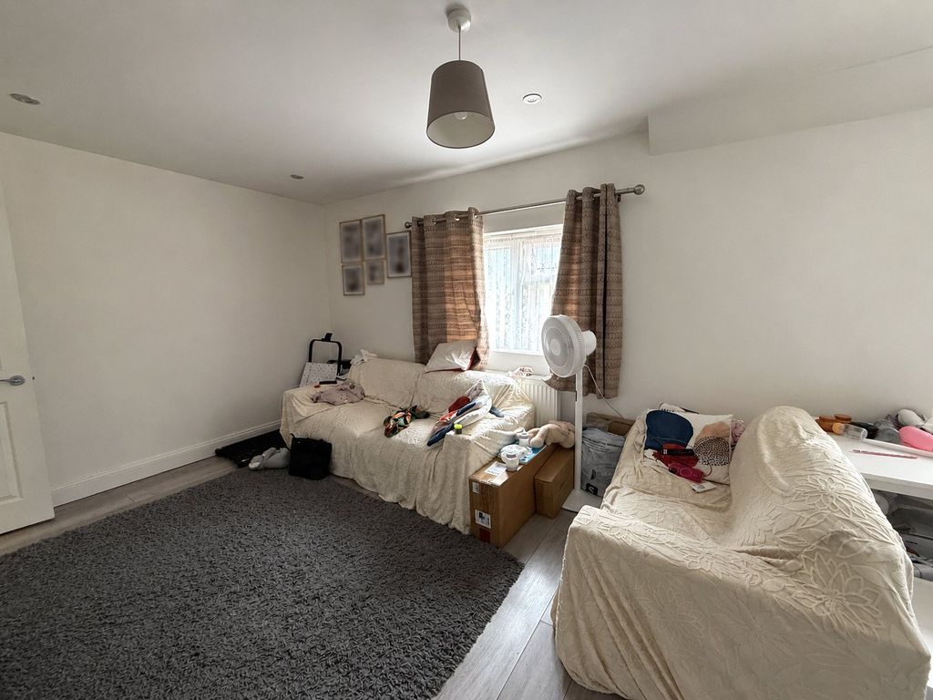 Property photo 1 of 10 Picture No. 01