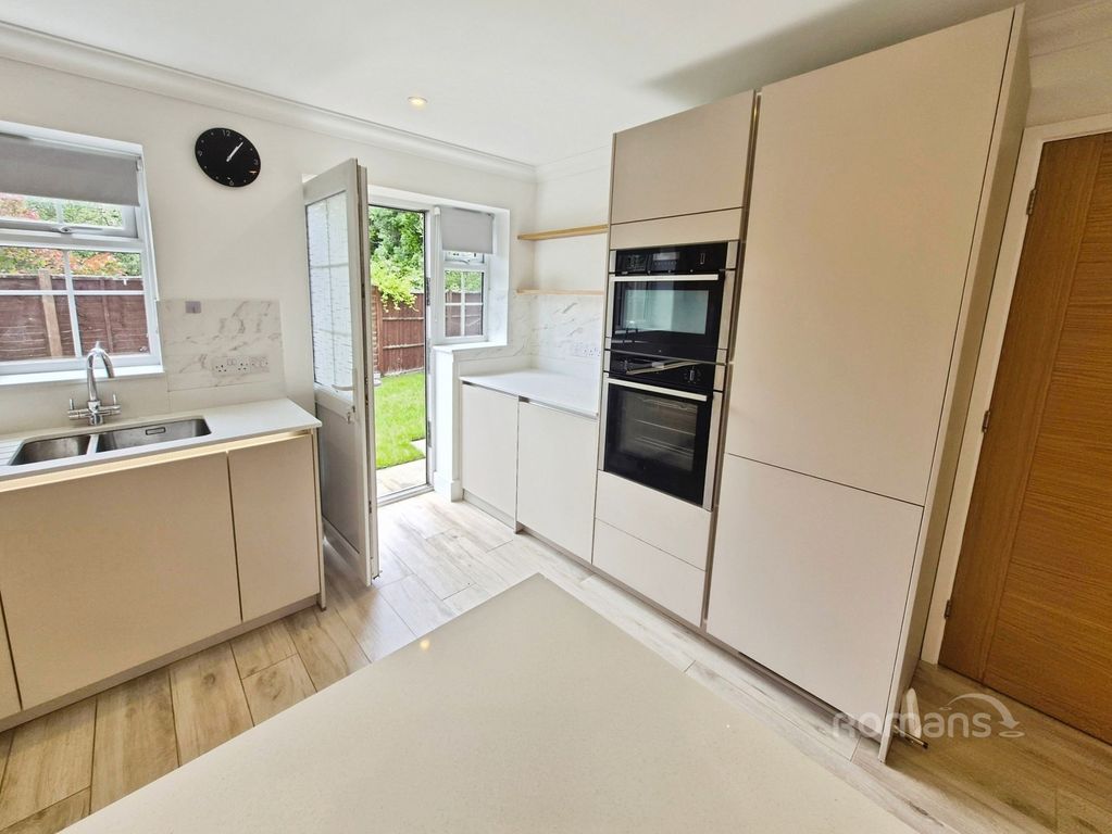 Property photo 3 of 20 Pbox-Img.Jpg
