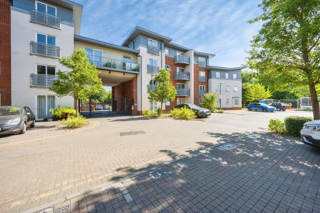 Property photo 1 of 19