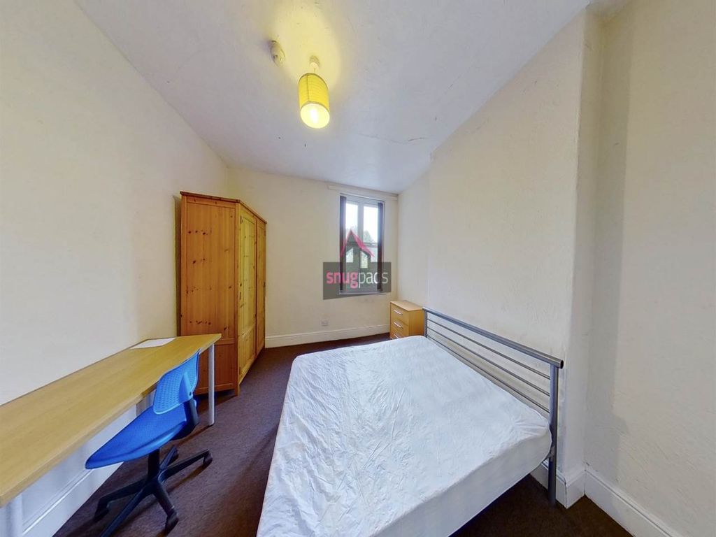 Property photo 1 of 12 R5